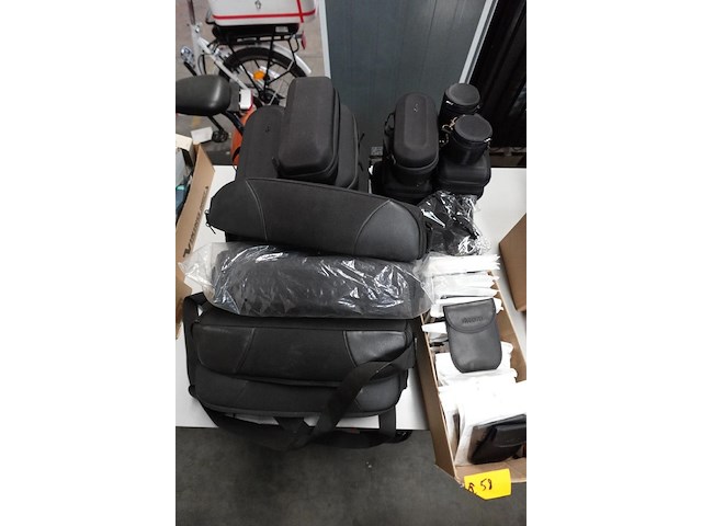 Partij diverse opbergtassen - afbeelding 1 van  6