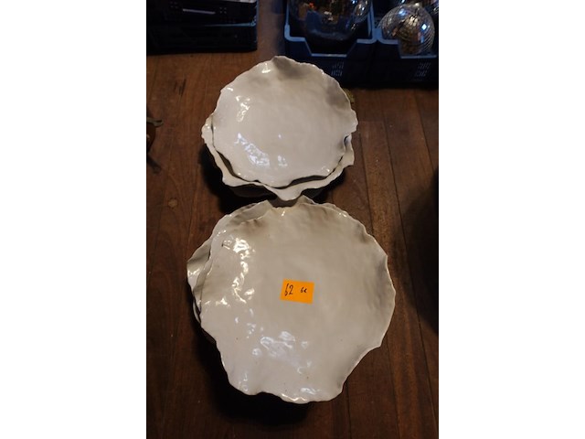 Partij diverse opdienschalen - afbeelding 1 van  2