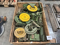Partij diverse oude machine onderdelen - afbeelding 2 van  4