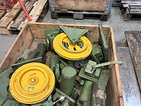 Partij diverse oude machine onderdelen - afbeelding 4 van  4