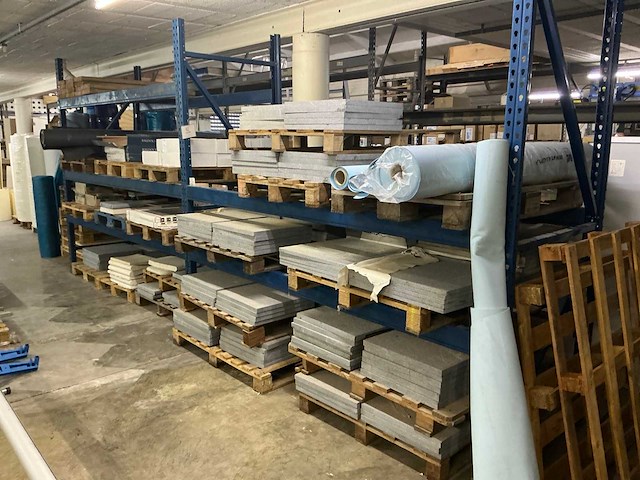 Partij diverse outdoor en indoor tegels - afbeelding 1 van  8