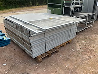Partij diverse panelen met staanders - afbeelding 1 van  3