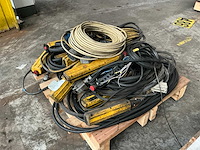 Partij diverse peerbedieningen - afbeelding 3 van  5