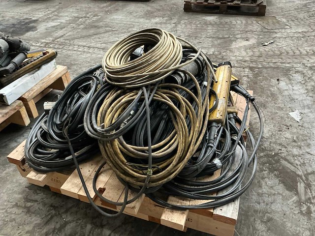 Partij diverse peerbedieningen - afbeelding 4 van  5