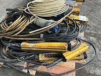 Partij diverse peerbedieningen - afbeelding 5 van  5