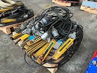 Partij diverse peerbedieningen - afbeelding 2 van  4