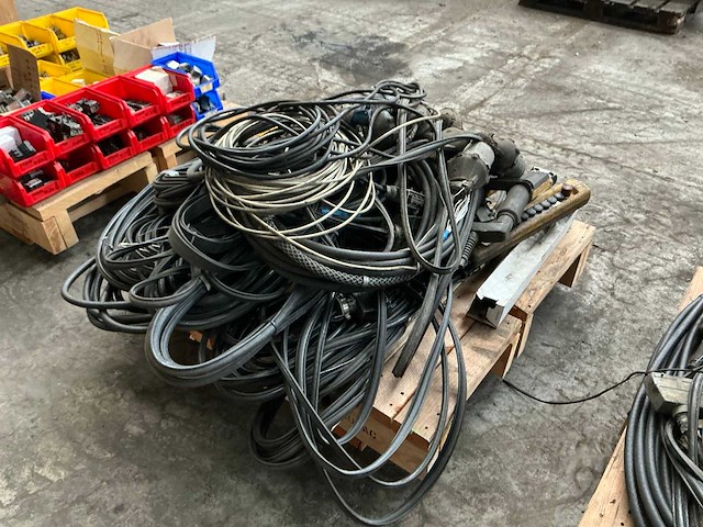 Partij diverse peerbedieningen - afbeelding 4 van  4