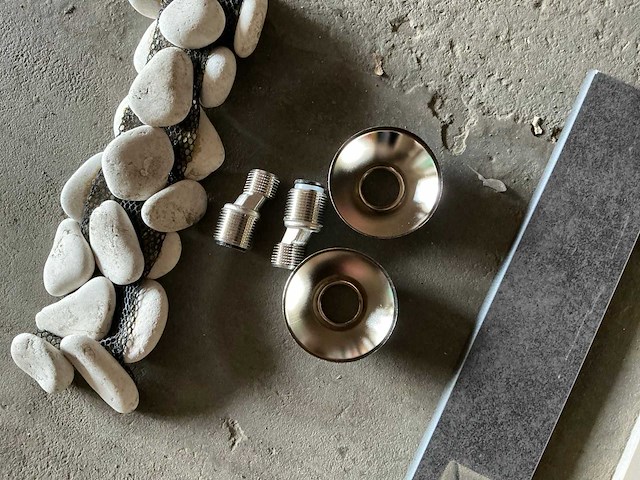 Partij diverse plinten & lampen (6x pallet) - afbeelding 8 van  14