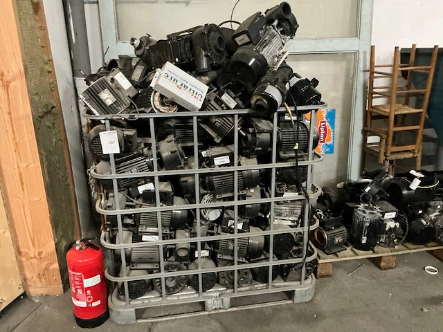 Partij diverse pompen/elektromotoren - afbeelding 2 van  5