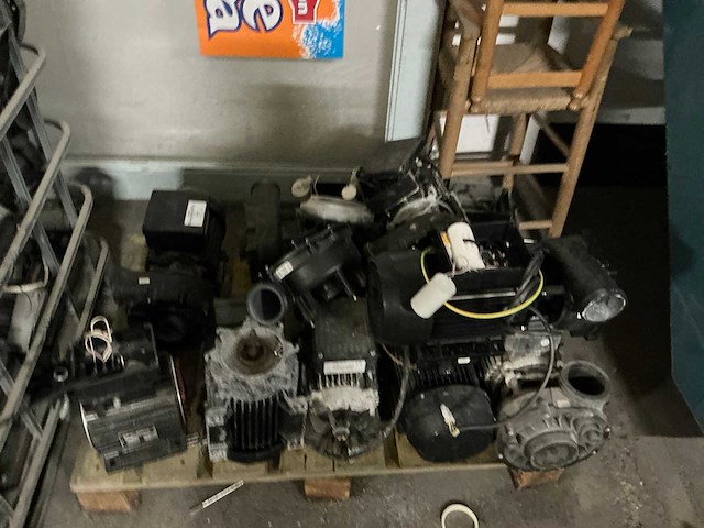 Partij diverse pompen/elektromotoren - afbeelding 3 van  5