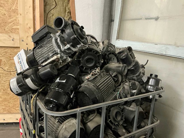 Partij diverse pompen/elektromotoren - afbeelding 4 van  5