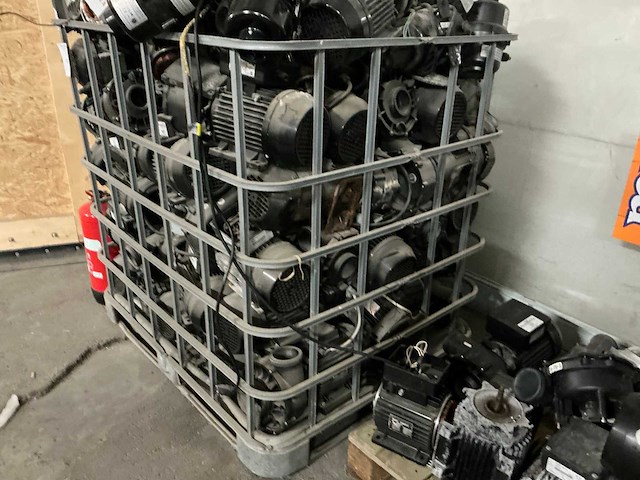 Partij diverse pompen/elektromotoren - afbeelding 5 van  5