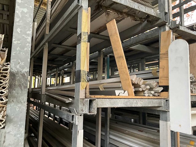 Partij diverse profielen - afbeelding 2 van  29