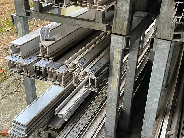 Partij diverse profielen - afbeelding 18 van  29