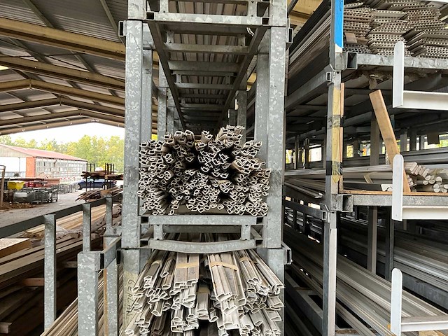 Partij diverse profielen - afbeelding 27 van  29