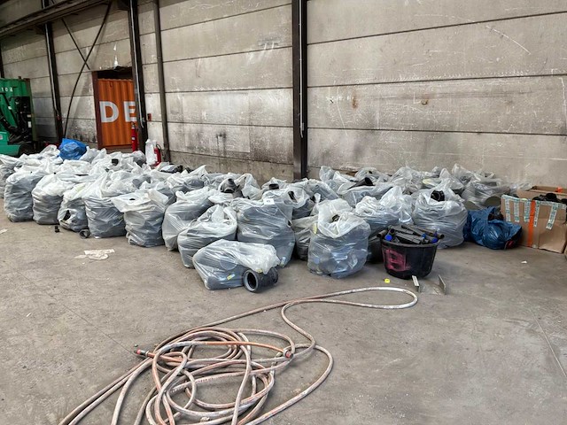 Partij diverse pvc hulpstukken - afbeelding 1 van  13