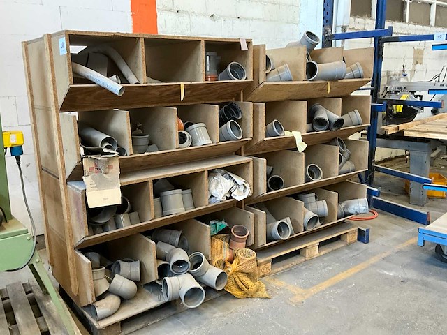 Partij diverse pvc koppelstukken - afbeelding 1 van  10