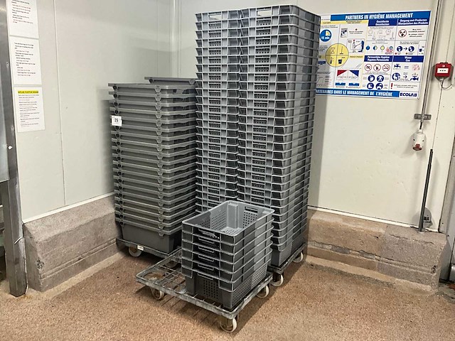 Partij diverse pvc stapelbakken (100x) - afbeelding 1 van  12