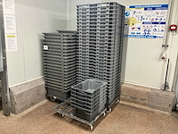 Partij diverse pvc stapelbakken (100x) - afbeelding 1 van  12