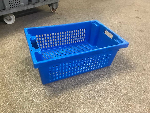 Partij diverse pvc stapelbakken (70x) - afbeelding 1 van  6