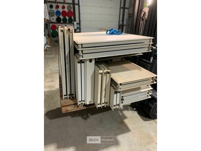 Partij diverse radiatoren - afbeelding 1 van  3