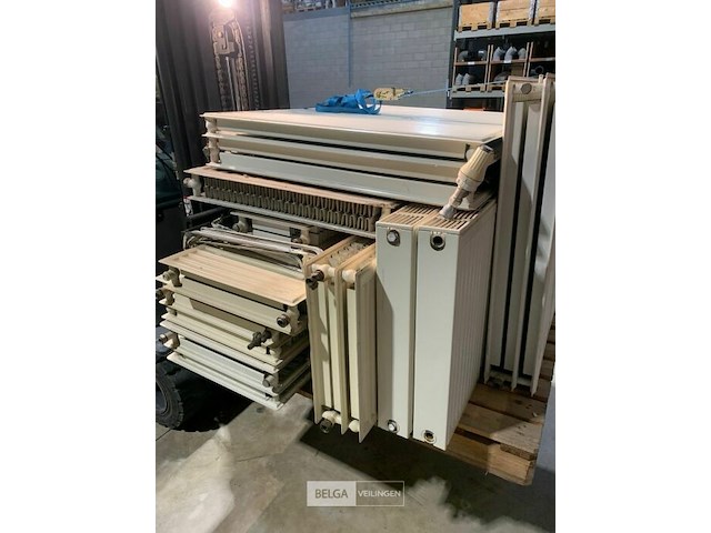 Partij diverse radiatoren - afbeelding 2 van  3