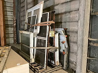 Partij diverse ramen en deuren - afbeelding 1 van  4