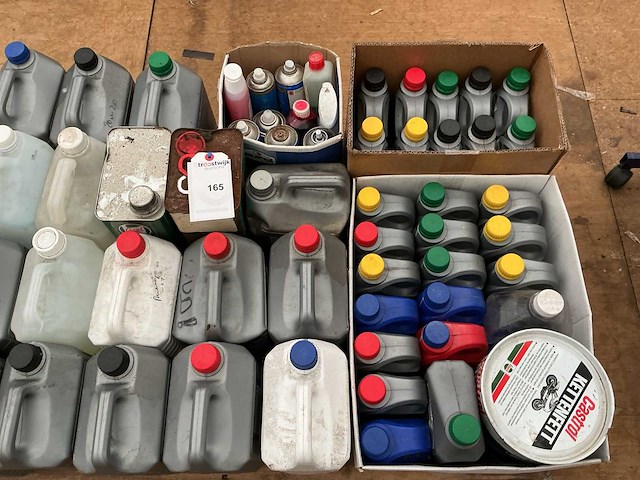 Partij diverse restanten smeermiddelen - afbeelding 2 van  4