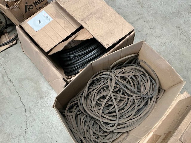 Partij diverse rubberen dichtingen - afbeelding 4 van  7