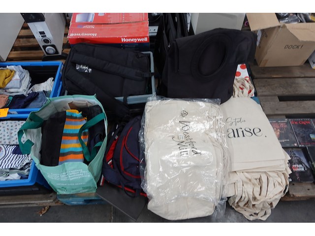 Partij diverse rugzakken + tassen - afbeelding 1 van  9