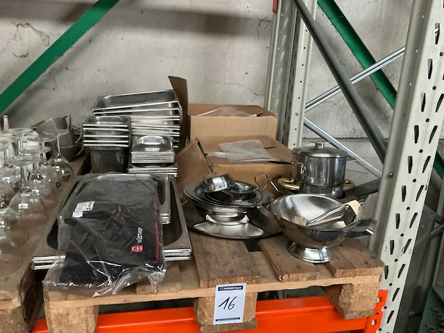Partij diverse rvs keukenbenodigdheden - afbeelding 1 van  4