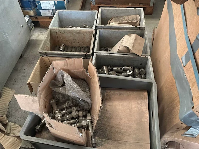 Partij diverse rvs montagestukken voor tankbouw - afbeelding 4 van  6