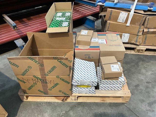 Partij diverse sanitair benodigdheden - afbeelding 1 van  7