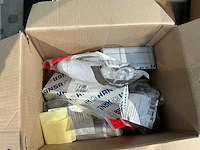 Partij diverse sanitaire benodigdheden - afbeelding 1 van  3