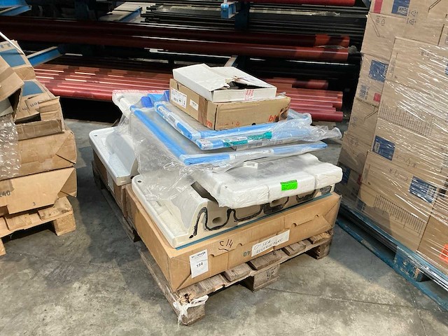 Partij diverse sanitaire benodigdheden - afbeelding 1 van  4