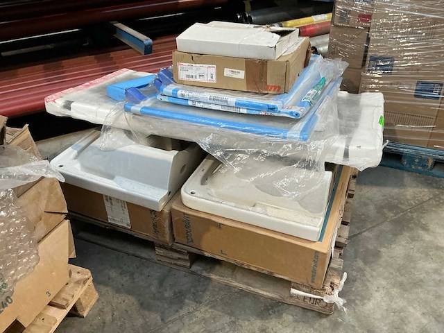 Partij diverse sanitaire benodigdheden - afbeelding 2 van  4