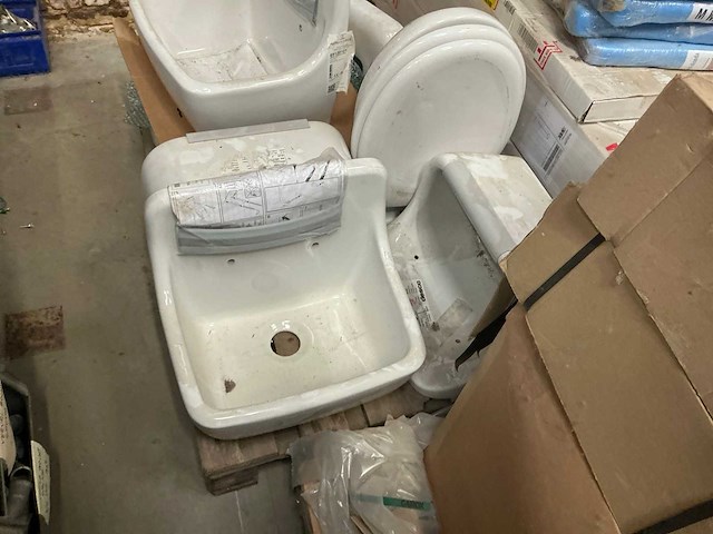 Partij diverse sanitaire benodigdheden - afbeelding 2 van  6