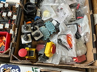 Partij diverse schakelmaterialen - afbeelding 3 van  12
