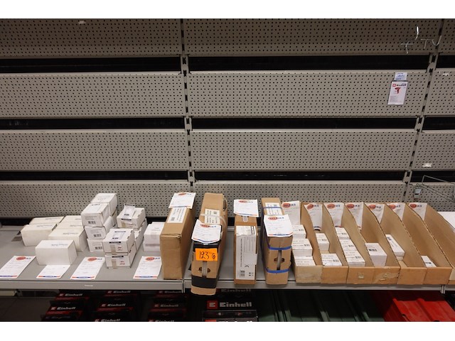 Partij diverse schietnagels - afbeelding 1 van  4