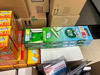 Partij diverse schoonmaakmiddelen en materialen schoonmaakmiddel - afbeelding 3 van  19