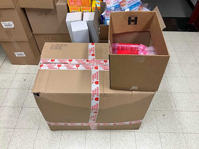 Partij diverse schoonmaakmiddelen en materialen schoonmaakmiddel - afbeelding 12 van  19