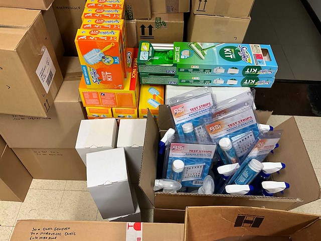 Partij diverse schoonmaakmiddelen en materialen schoonmaakmiddel - afbeelding 13 van  19