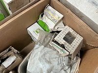 Partij diverse schroeven en pluggen - afbeelding 10 van  17