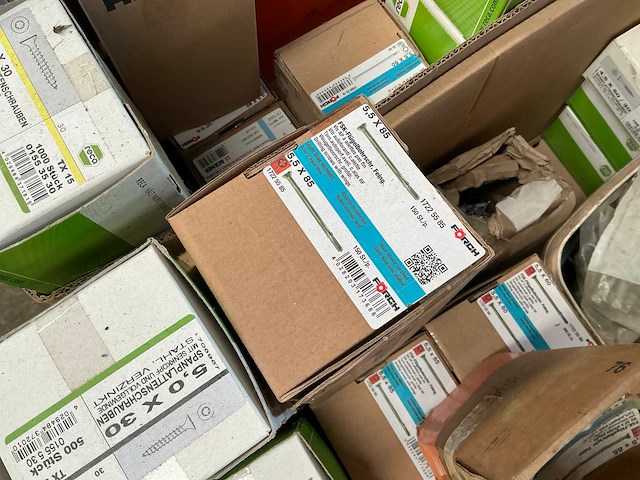 Partij diverse schroeven en pluggen - afbeelding 8 van  17