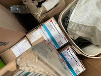 Partij diverse schroeven en pluggen - afbeelding 9 van  17