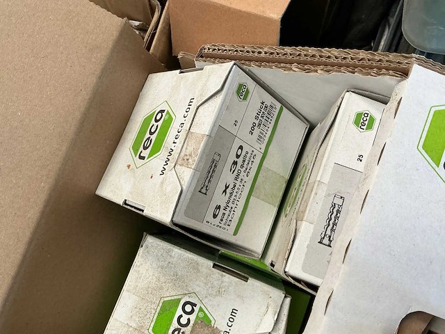 Partij diverse schroeven en pluggen - afbeelding 4 van  17