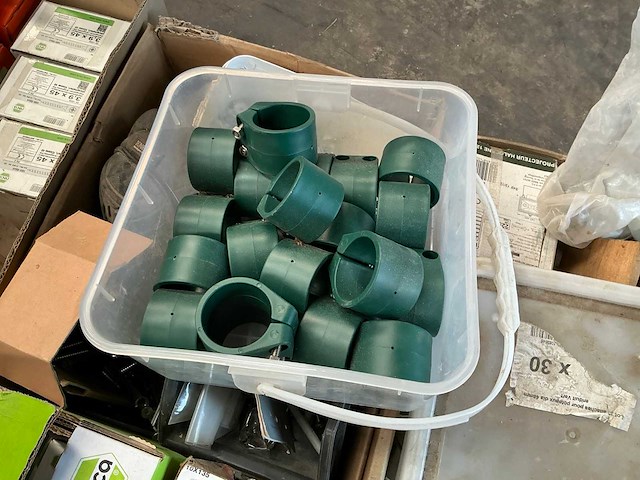 Partij diverse schroeven en pluggen - afbeelding 5 van  17