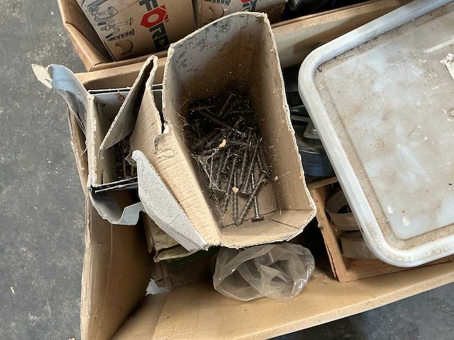 Partij diverse schroeven en pluggen - afbeelding 6 van  17