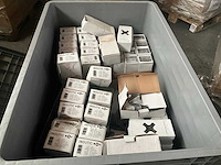 Partij diverse schroeven inoutic en spax (12775 stuks) - (kp1010)