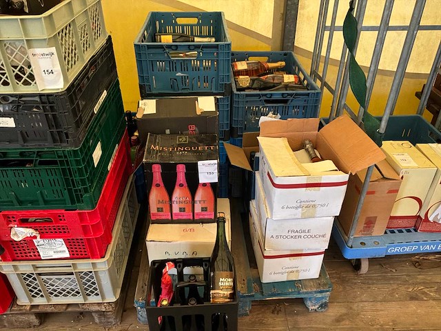 Partij diverse schuimwijn - afbeelding 1 van  8